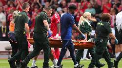 Ng&ocirc;i sao Ngoại hạng Anh chấn thương kinh ho&agrave;ng