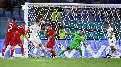 Soi k&egrave;o phạt g&oacute;c Thụy Sỹ vs Thổ Nhĩ Kỳ, 23h ng&agrave;y 20/6