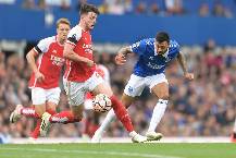 Huyền thoại EPL: 'Arsenal sẽ chẳng làm nên trò trống gì với cậu ta'