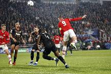 Soi k&egrave;o phạt g&oacute;c PSV Eindhoven vs Dortmund, 3h00 ng&agrave;y 21/2