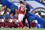 Mesut Ozil v&agrave; Unai Emery đồng loạt l&ecirc;n tiếng về tương lai