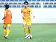 Phan Tuấn T&agrave;i &ndash; Hậu vệ đẹp trai được thầy Troussier hết mực tin tưởng