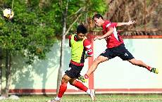 Anh Đức tái hiện bàn thắng vào lưới Malaysia trong màu áo Long An