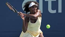 Venus Williams tái xuất hoàn hảo ở tuổi 45, thắng 2 trận đơn nữ và đôi nữ trong 2 ngày