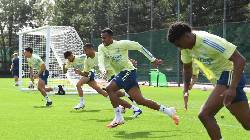 'Thật nghiệt ngã, cậu ấy còn phải tự tập một mình ở Arsenal'