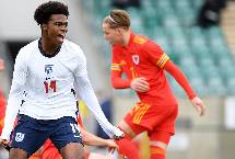 Man City và MU tranh giành sao mai 17 tuổi hay nhất nước Anh