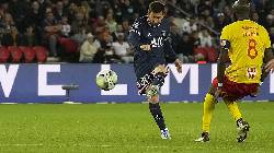 Bản tin s&aacute;ng 24/4: Messi đưa PSG l&ecirc;n ng&ocirc;i v&ocirc; địch; Top 4 NHA dần ng&atilde; ngũ