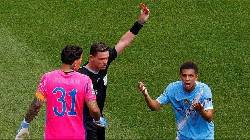 Pep Guardiola phản đối trọng tài, cầu thủ Man City bị tăng án phạt