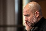 Pep Guardiola vẫn m&eacute;o mặt d&ugrave; c&oacute; danh hiệu đầu ti&ecirc;n của m&ugrave;a giải