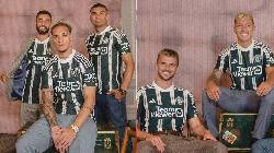 CĐV Man United: 'N&oacute; xấu ph&aacute;t đi&ecirc;n, họ đang nghĩ c&aacute;i qu&aacute;i g&igrave; vậy'