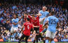 Sao Man United thề l&agrave;m mọi c&aacute;ch để ngăn Man City gi&agrave;nh c&uacute; ăn 3