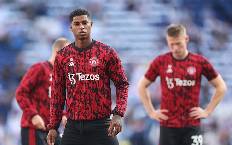 Rơi v&agrave;o đường c&ugrave;ng, M.U chi&ecirc;u mộ c&aacute;i t&ecirc;n 'vạn người ch&ecirc;'