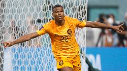 Man United quyết chiến Newcastle v&igrave; hậu vệ phải số 1 Serie A