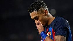 Raphinha d&iacute;nh chấn thương như tr&ograve; hề sau trận gặp Man United