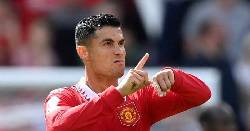 Man United chốt si&ecirc;u sao World Cup thay thế Ronaldo
