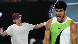 Alcaraz lần đầu vào bán kết Úc Mở rộng, tranh vé chung kết với Zverev