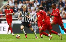 'Cậu ta qu&aacute; liều lĩnh v&agrave; vội v&agrave;ng, tự l&agrave;m kh&oacute; Liverpool'