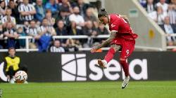 Ngược d&ograve;ng đi&ecirc;n rồ, Liverpool thắng Newcastle với 10 người tr&ecirc;n s&acirc;n