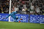 Đau đớn rời Asian Cup, thủ môn Iran tuyên bố 'sốc'
