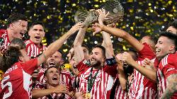 Thắng Fiorentina, Olympiacos vô địch cúp C3 châu Âu