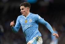 Julian Alvarez bất m&atilde;n với Man City