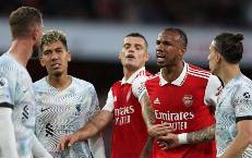 'M&aacute;y qu&eacute;t' của Ph&aacute;o thủ tự 'b&aacute;n m&igrave;nh' cho Liverpool