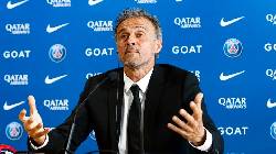 HLV Enrique c&ocirc;ng khai 'đuổi cổ' mục ti&ecirc;u của Man United?