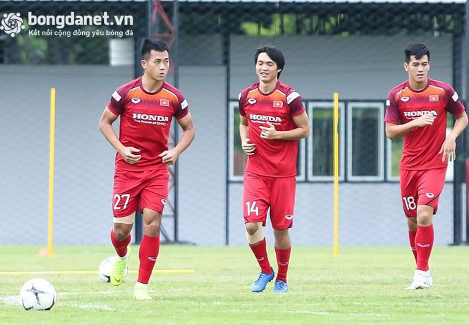 Tin chuyển nhượng V.League ng&agrave;y 12/12: TP.HCM chi&ecirc;u mộ cựu sao Liverpool?