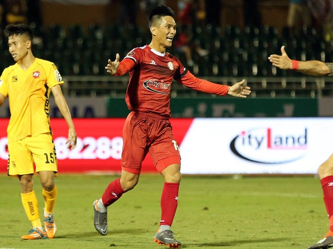 Tin chuyển nhượng V.League ng&agrave;y 12/12: TP.HCM chi&ecirc;u mộ cựu sao Liverpool?