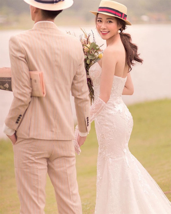 Phan Văn Đức cưới vợ hot girl, sẵn s&agrave;ng trưởng th&agrave;nh để trở lại ĐTVN