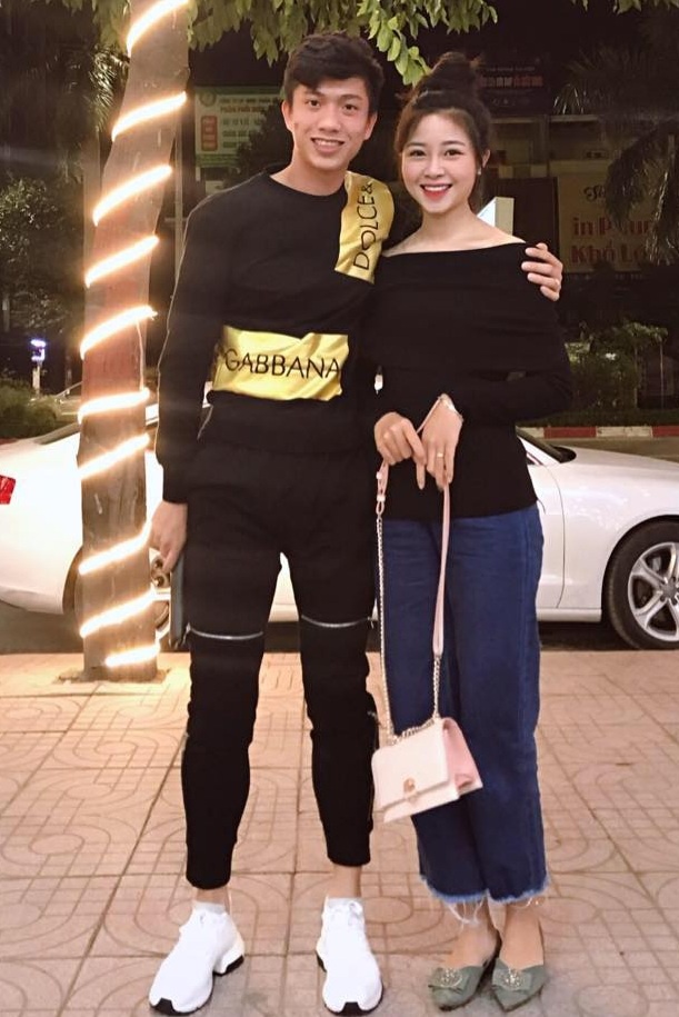 Phan Văn Đức cưới vợ hot girl, sẵn s&agrave;ng trưởng th&agrave;nh để trở lại ĐTVN