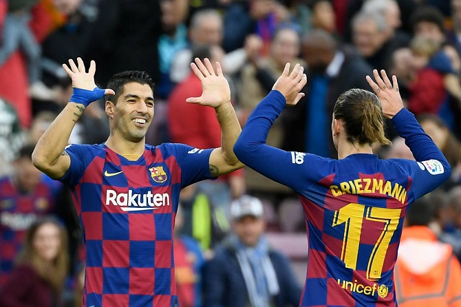 Kết quả Barcelona 4-1 Alaves: Kh&ocirc;ng cần gắng sức vẫn thắng đậm