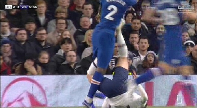 Kết quả Tottenham 0-2 Chelsea: Willian lập c&uacute; đ&uacute;p, Heung-Min Son nhận thẻ đỏ