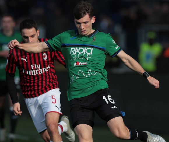 Atalanta 5-0 AC Milan: Rossoneri cúi gầm mặt ra về
