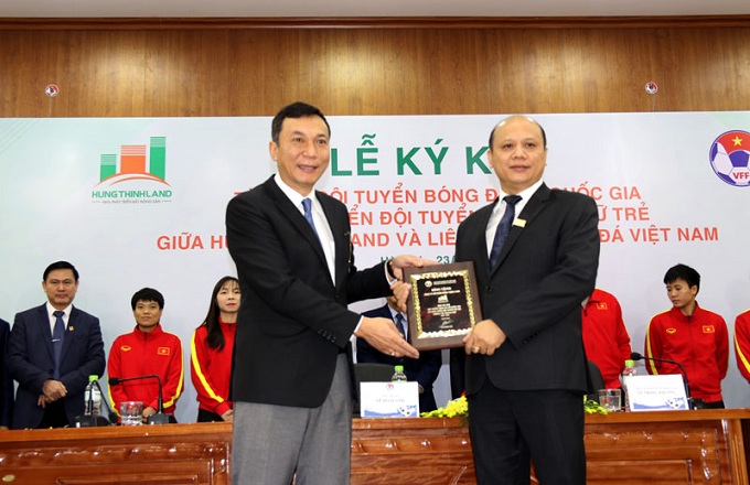 ĐT nữ Việt Nam nhận quà khủng sau tấm HCV SEA Games 30 