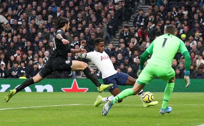 Tottenham 2-1 Brighton: Kane v&agrave; Alli gi&uacute;p G&agrave; trống lội ngược d&ograve;ng