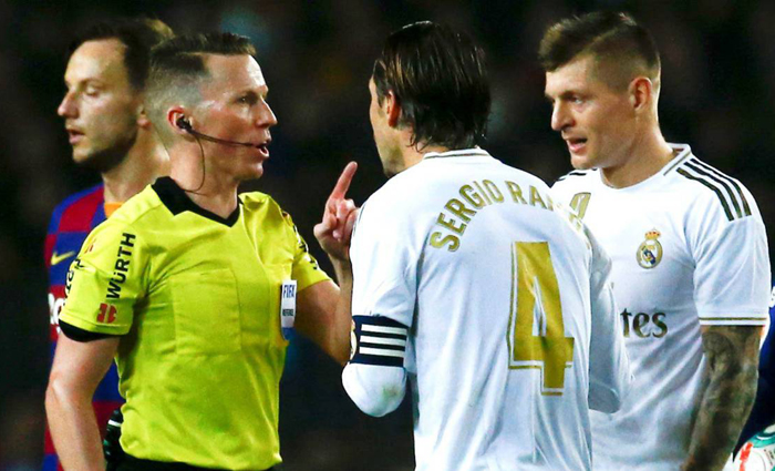 Real Madrid đòi penalty ở Siêu kinh điển: Con kiến kiện củ khoai