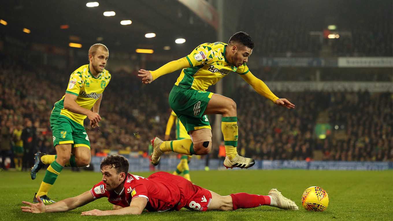 Norwich vs Derby County (18h30 3/10): Ho&agrave;ng yến ph&aacute; dớp