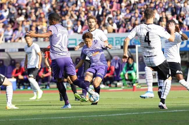Sanfrecce Hiroshima vs Vissel Kobe, 15h00 ngày 18/10: Tiếng nói lịch sử