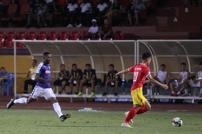 Hà Nội vs Hồng Lĩnh Hà Tĩnh, 19h15 ngày 20/10: Khó thắng cách biệt