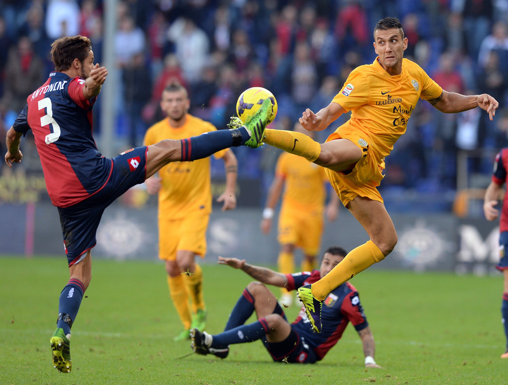 Hellas Verona vs Genoa (1h45 20/10): Khách lép vế