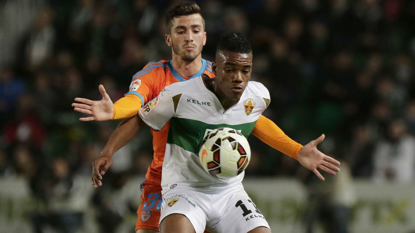 Elche vs Huesca (23h30 3/10): Kèo dài mạch thắng lợi