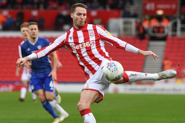 Stoke vs Barnsley, 1h45 ngày 22/10: Khách chìm đáy