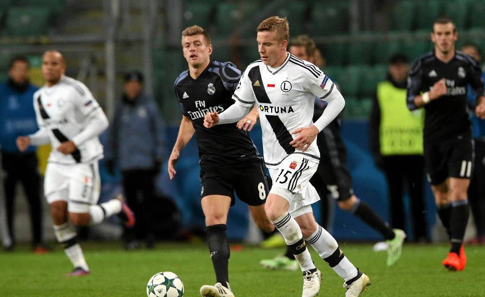 Warta Poznan vs Gornik Zabrze, 0h ngày 27/10: Chìm sâu trong khủng hoảng