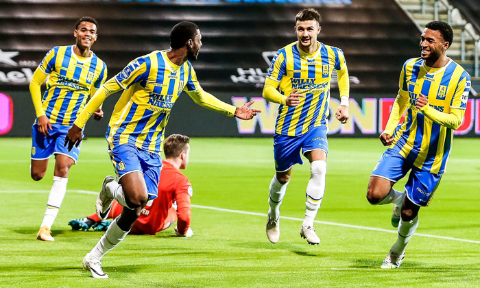 Waalwijk vs Zwolle, 22h30 ngày 21/10: Lại hòa?