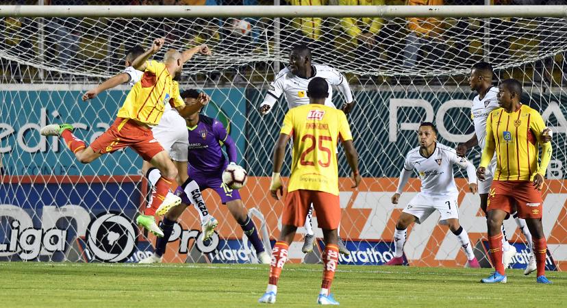 LDU Quito vs Aucas, 8h30 ng&agrave;y 15/11: Củng cố ng&ocirc;i đầu