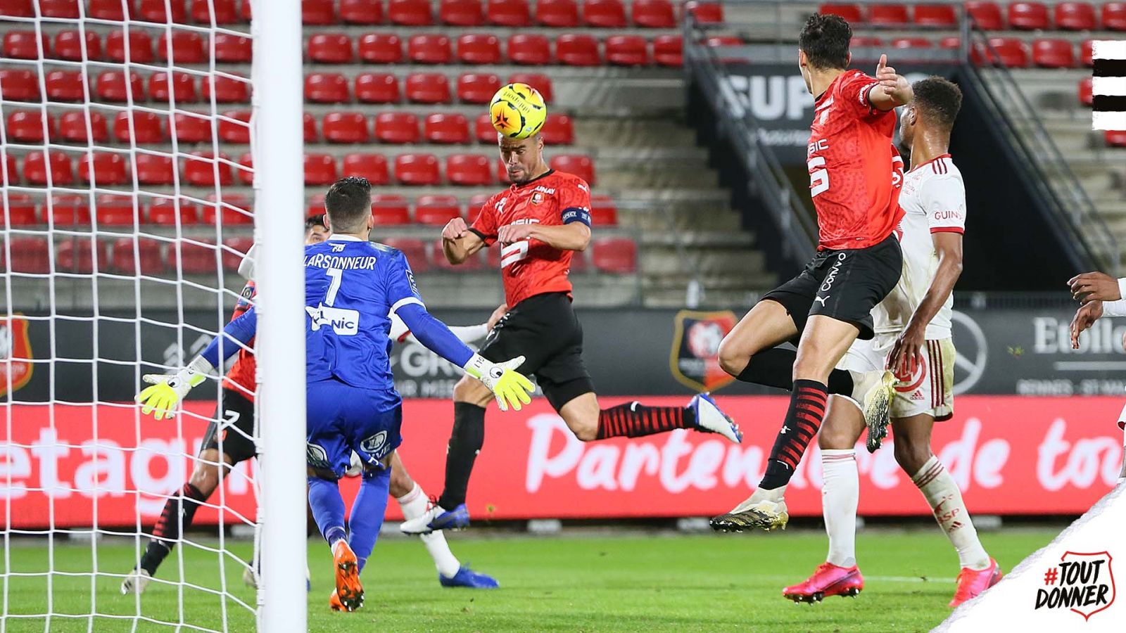 Rennes vs Bordeaux (1h 21/11): Tìm lại nụ cười
