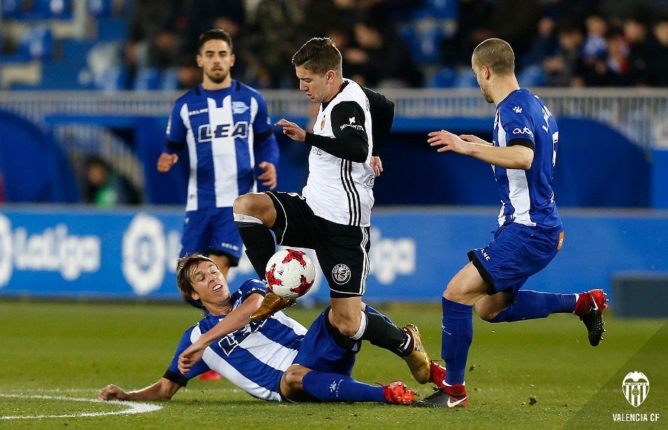 Alaves vs Valencia (3h 23/11): Bầy dơi hồi sinh?