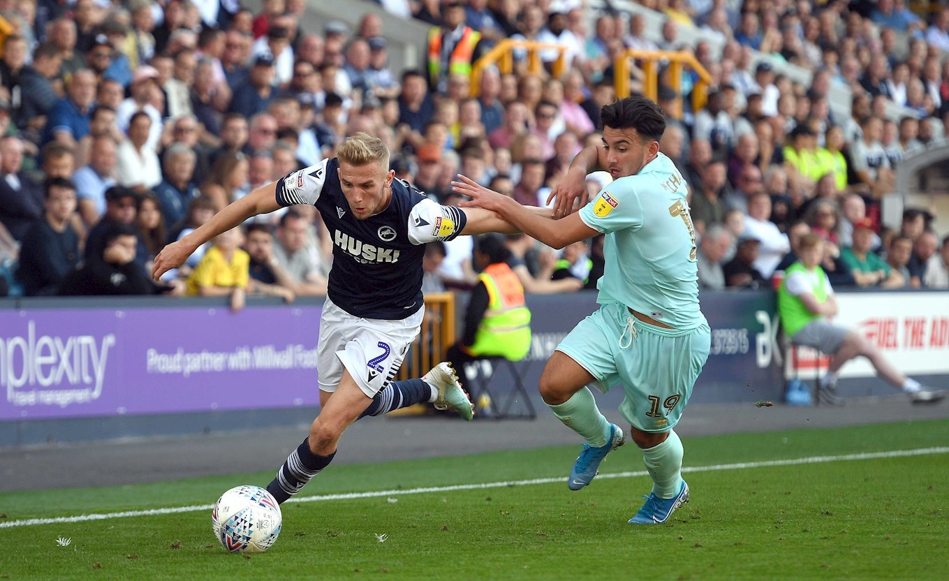 Wycombe vs Huddersfield, 2h ngày 25/11: Chủ nhà phá dớp