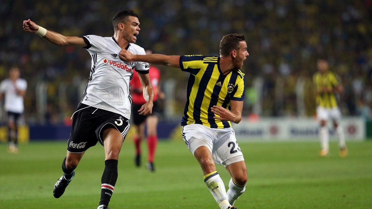 Fenerbahce vs Besiktas, 23h ngày 29/11: Hiểm địa Sukru Saracoglu